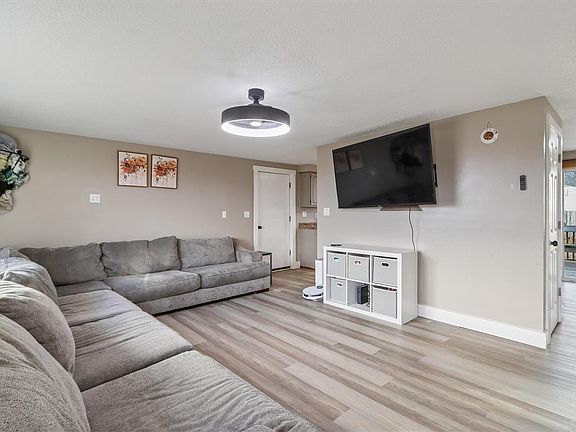 2nd image of 112 Mapel Dr