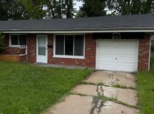 837 Lebon Dr, Saint Louis, MO 63137