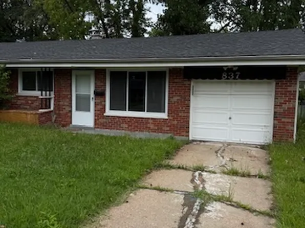 837 Lebon Dr, Saint Louis, MO 63137