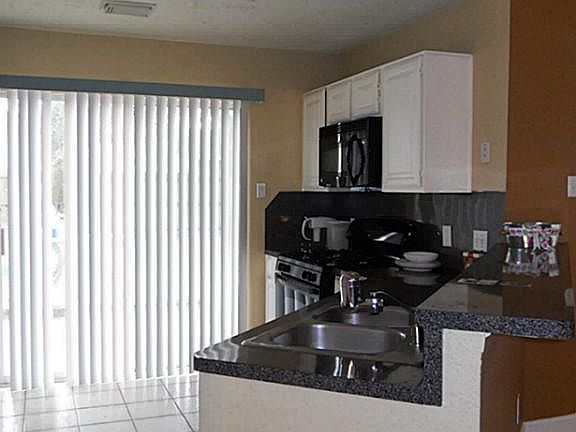 5th image of 1402 Wexford Dr