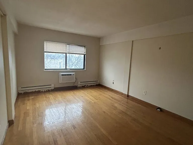 1110 Commonwealth Ave #202 — Photo 2