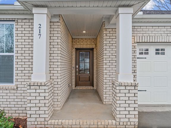 3rd image of 217 Viceroy Dr