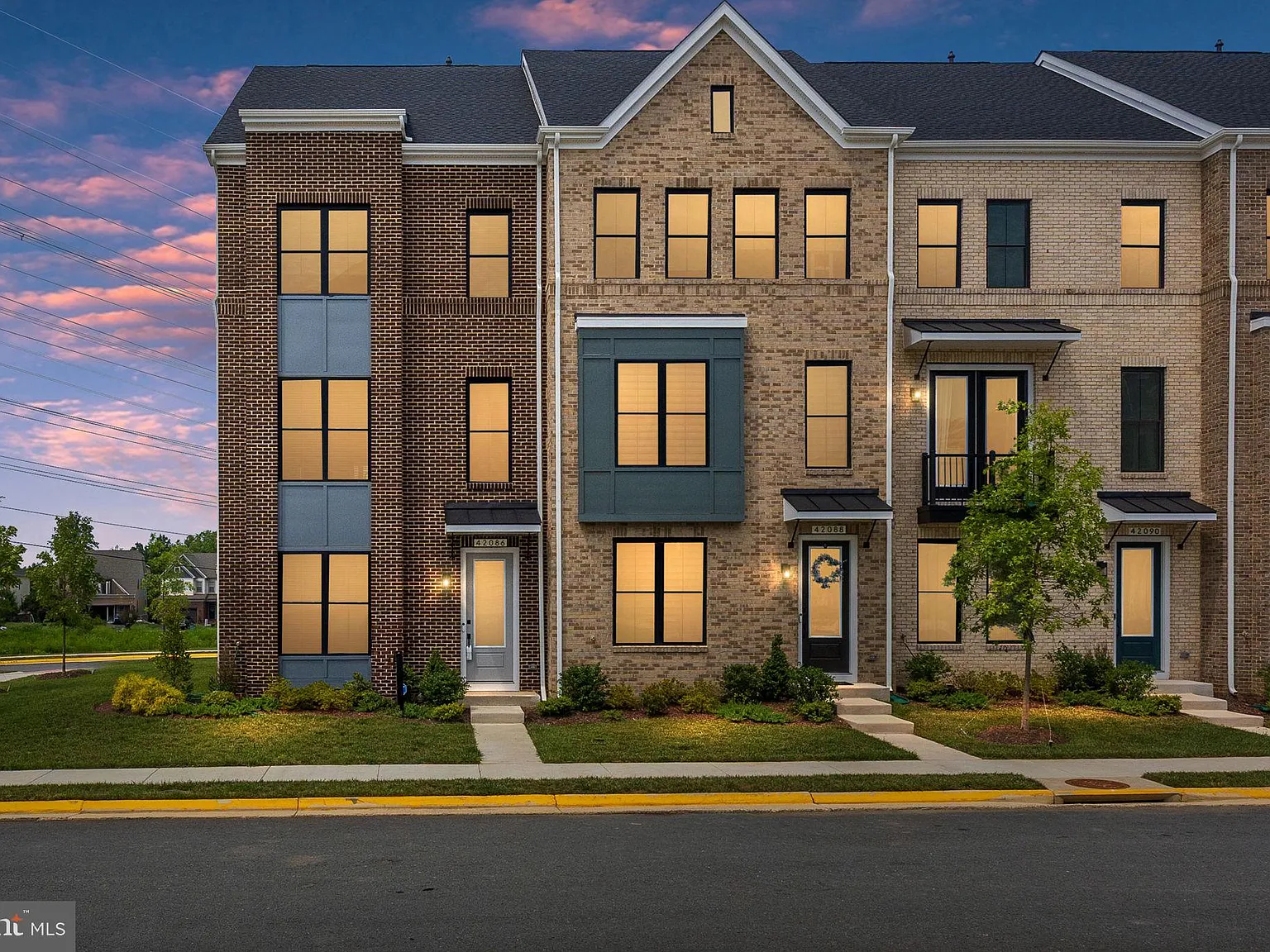 3 bed, 4.0 bath, 2677 sqft, $3,500 — Photo 1