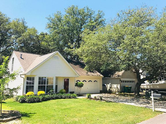 2nd image of 160 Wright Cir