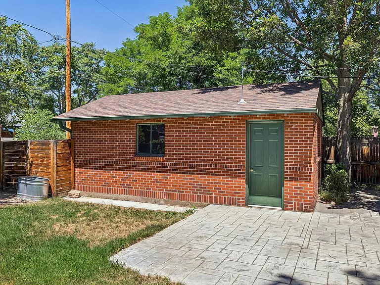 2277 Ivanhoe St — Photo 25
