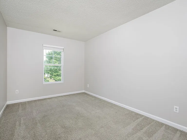 70 Brookhaven Dr — Photo 13