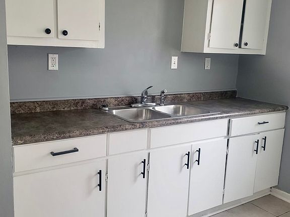 3rd image of 1164 Canary Ln