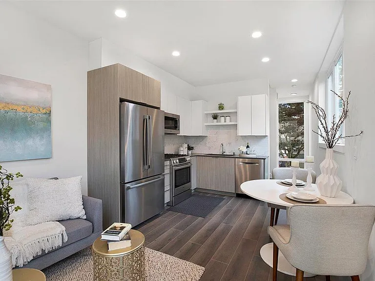 1006 E Mercer St — Photo 11
