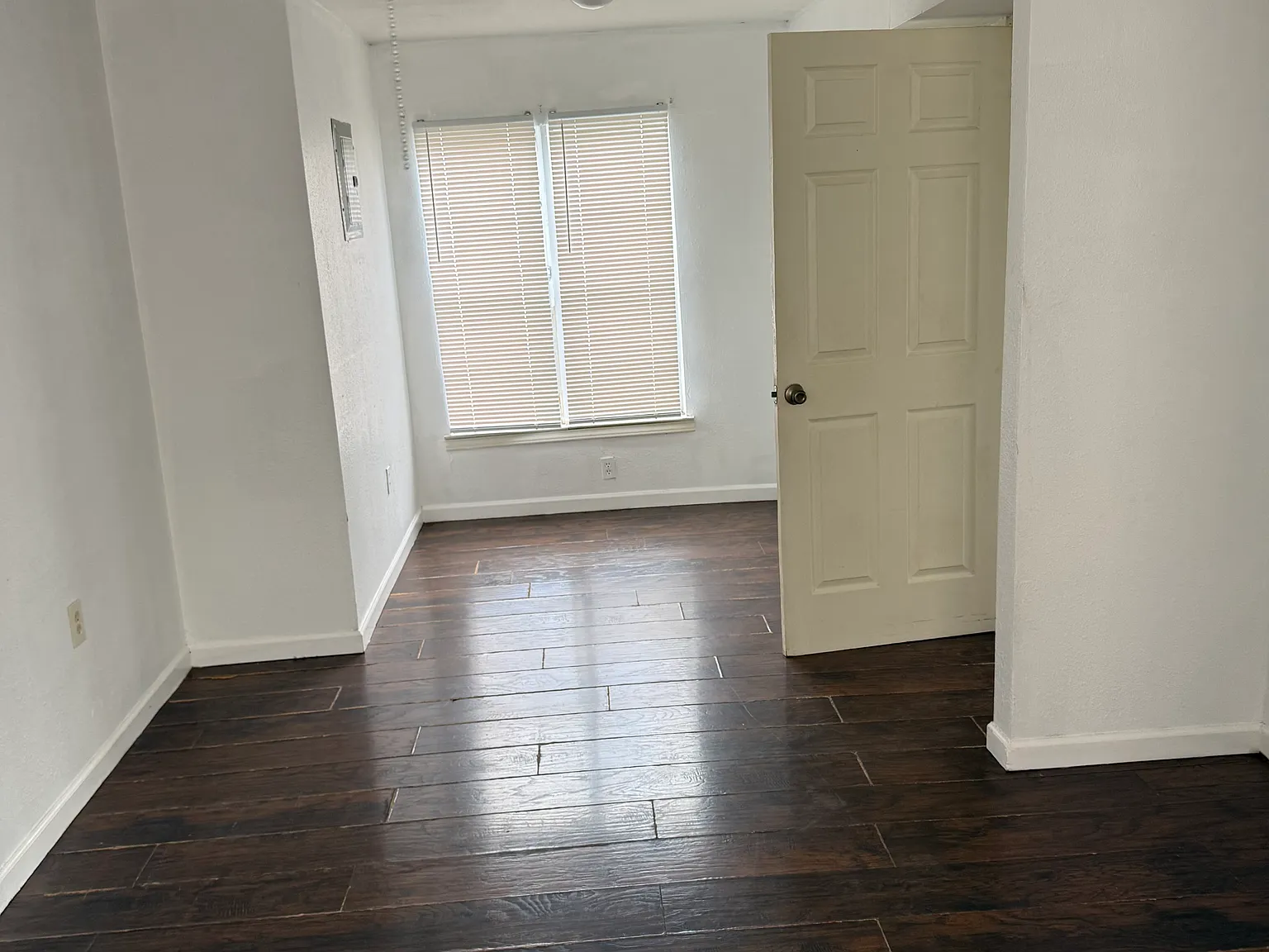 2 bed, 695 sqft, $1,000 — Photo 2