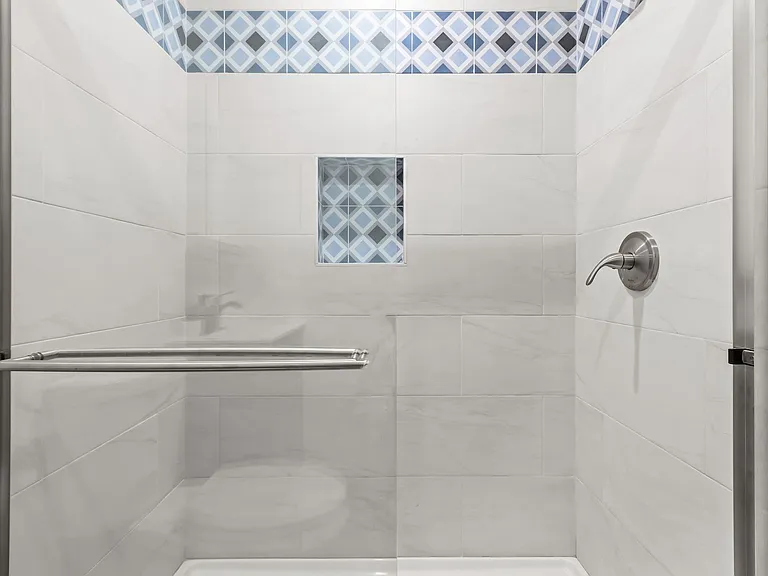 838 Hilgard Ave — Photo 28