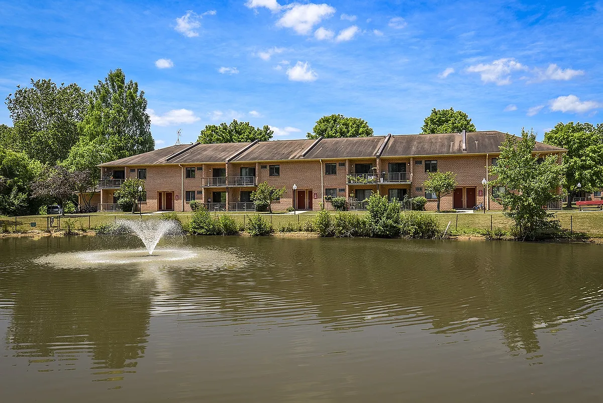 Residential Building - Whiteland West Apartments