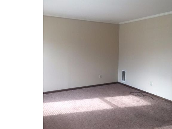 5th image of 212 Locust Ave