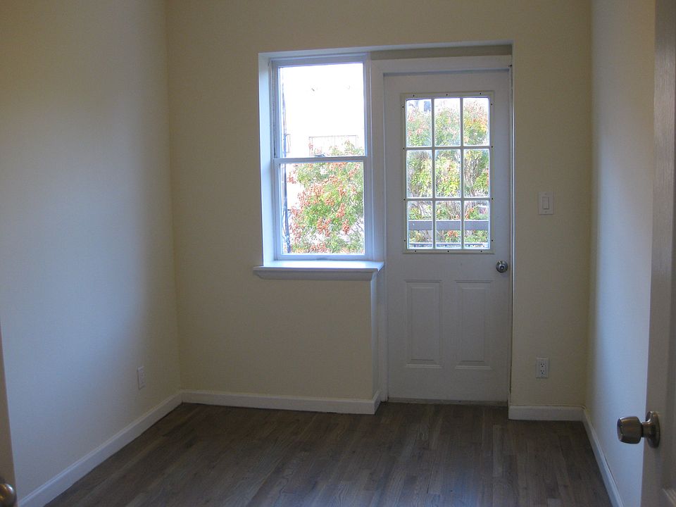 1st image of 902 Bedford Ave APT 4