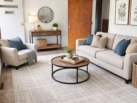 4th image of 205 Jewel St