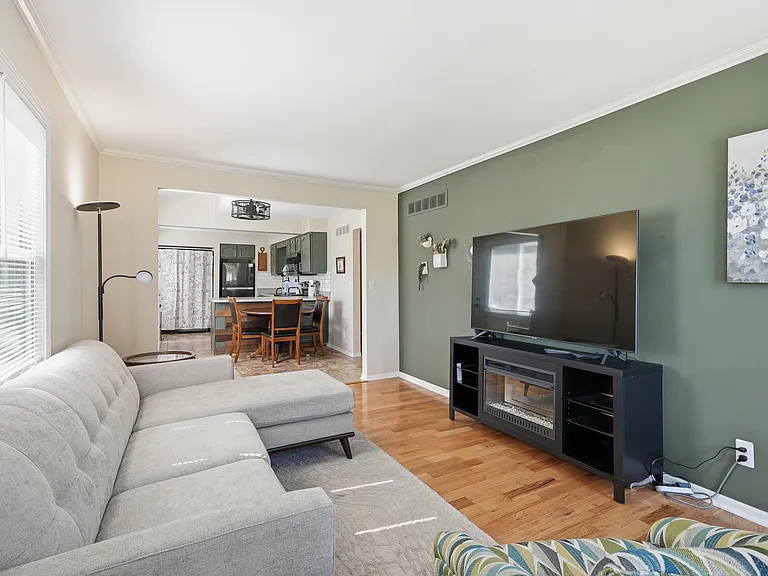 1105 Burgoyne Blvd — Photo 8