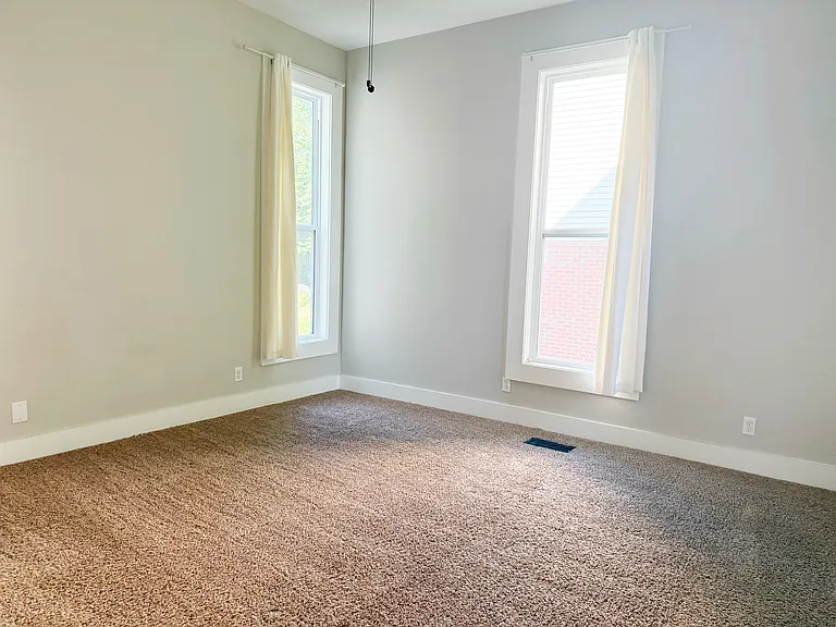 28 E Powell Ave #A — Photo 7