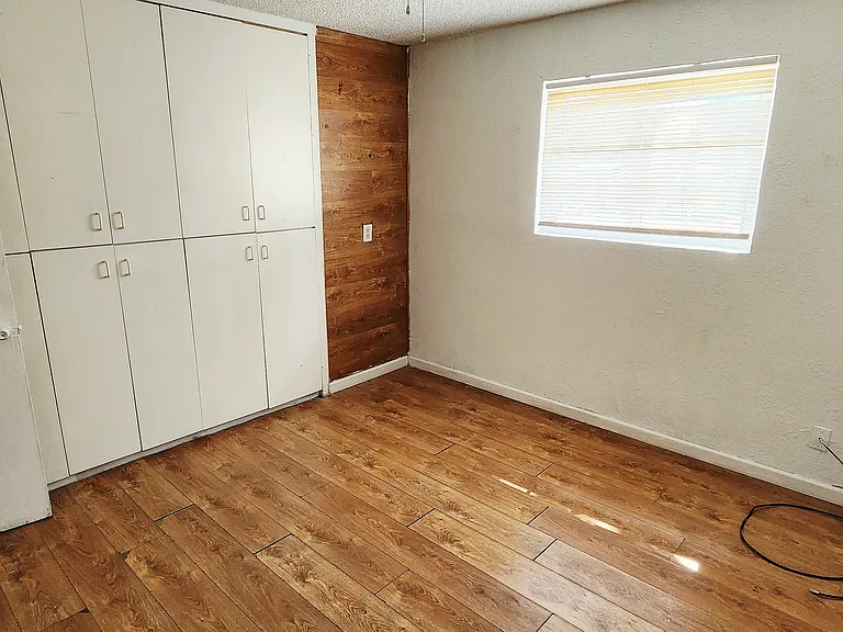1358 E Dana Ave #F — Photo 2