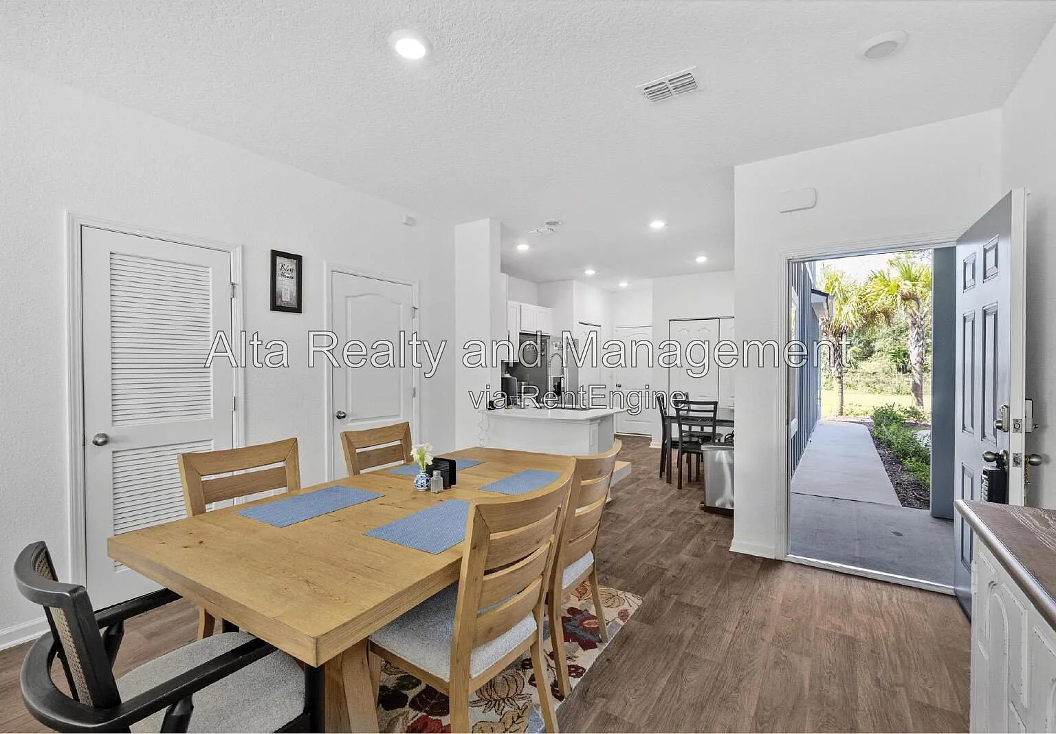 3 bed, 2.5 bath, 1502 sqft, $1,995 — Photo 4