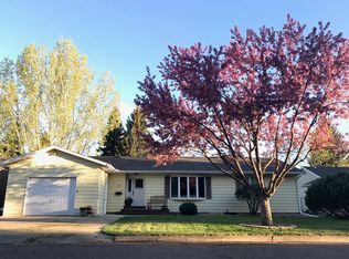 418 E Boundary Ave, Plentywood, MT 59254