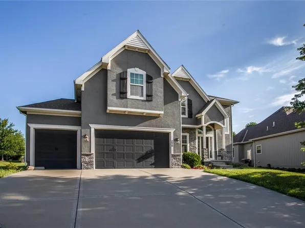 2616 SW 11th St, Lees Summit, MO 64081