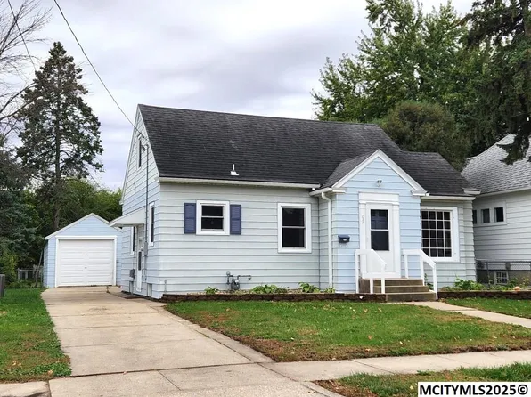 727 2nd St SW, Mason City, IA 50401