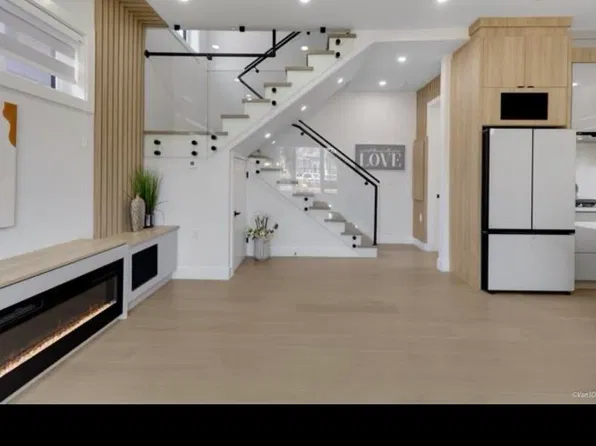 5092 Clarendon St, Vancouver, BC V5R 3J5