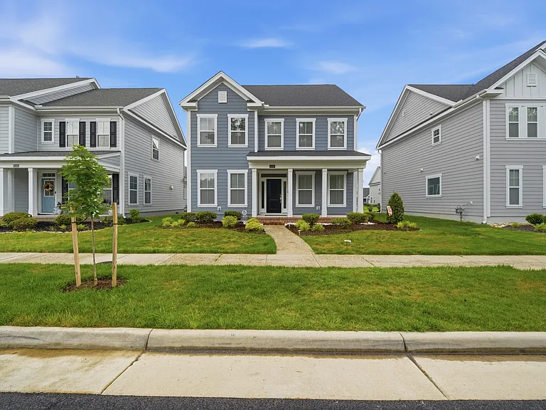 5049 Duxbury Rd — Photo 3