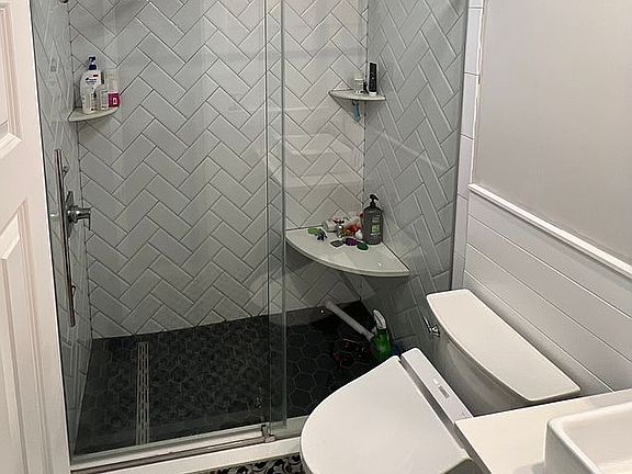 2nd image of 28 Yale St