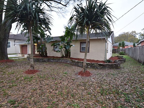 2nd image of 6910 N Glen Ave
