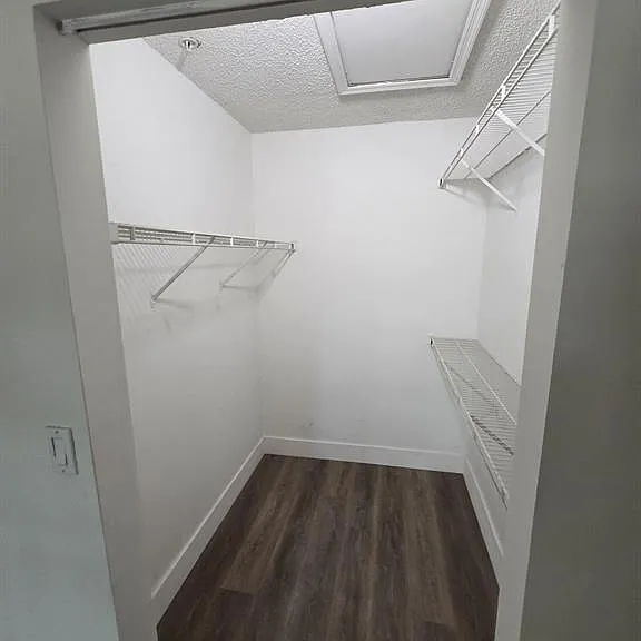 Unit Photo