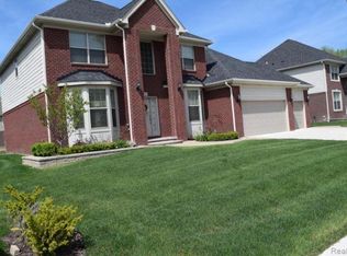 2153 Bridle Path Dr, Troy, MI 48085