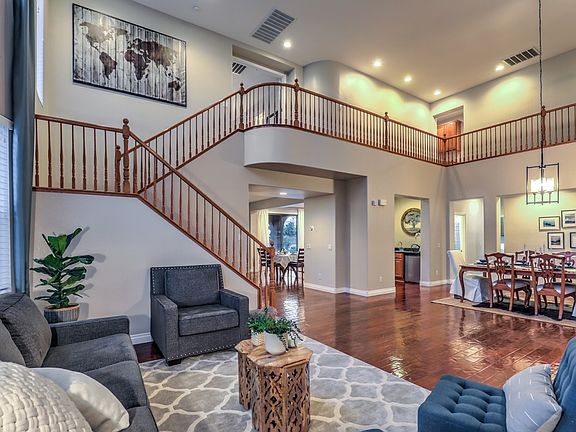 4th image of 7137 Puetollano Dr