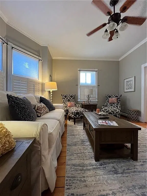 3 bed, 2.0 bath, 1350 sqft, $3,000 — Photo 2