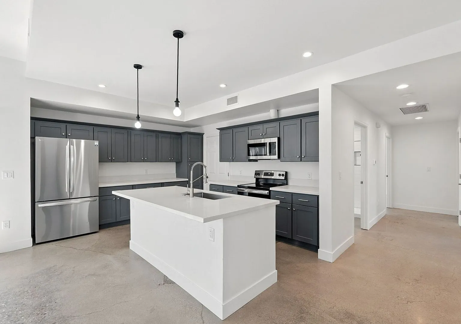 1310 E. Elm St. — Photo 2