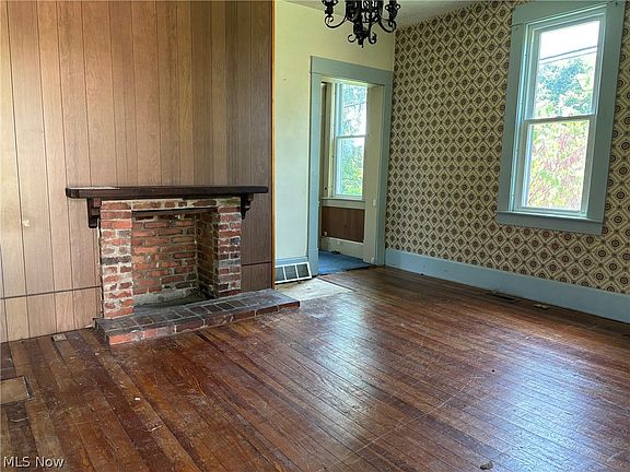 2nd image of 1816 Stewart Ave