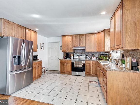 3rd image of 3820 Kump Station Rd