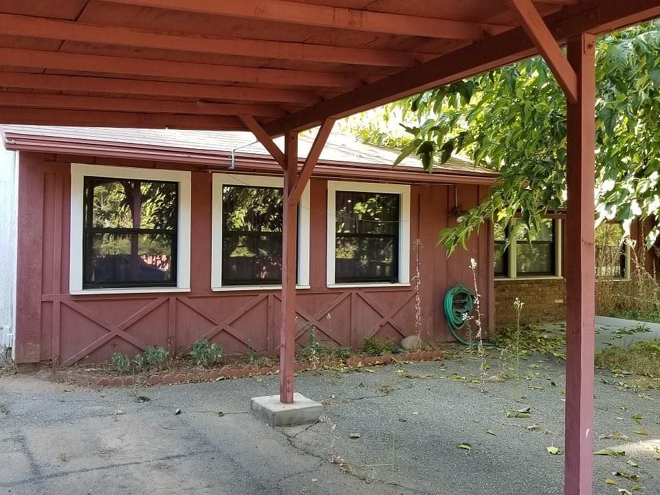 1st image of 1545 Loma Dr