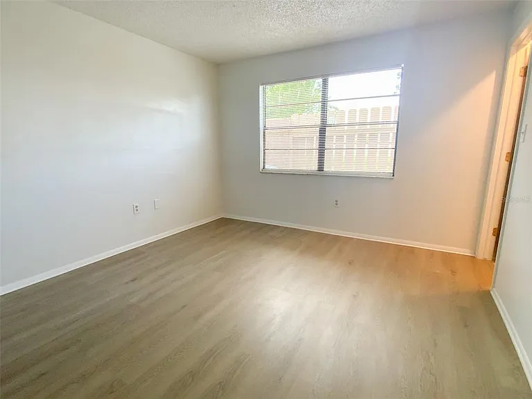 2242 Pinewood Villas Dr — Photo 19