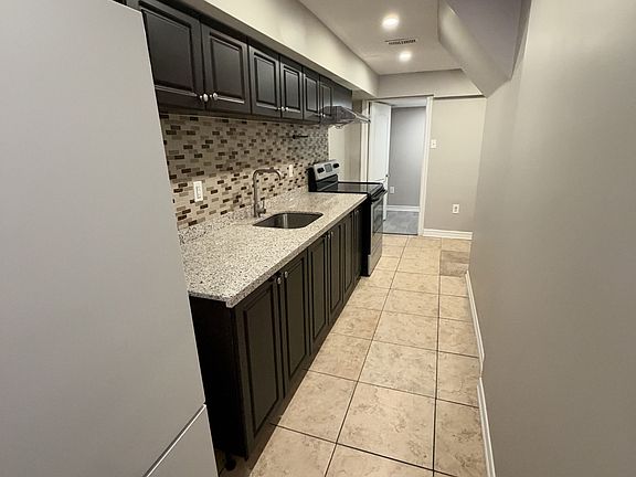 2nd image of 25 Portstewart Cres