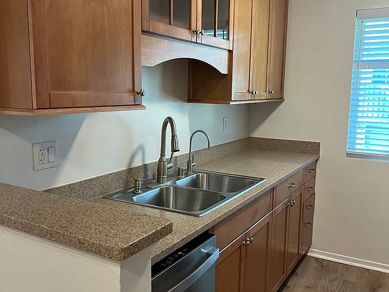 1676 Maple Ave #27 — Photo 23