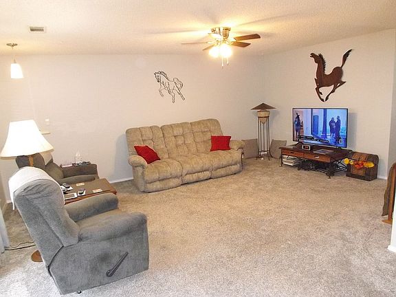 4th image of 124 Corporate Ter APT 16B