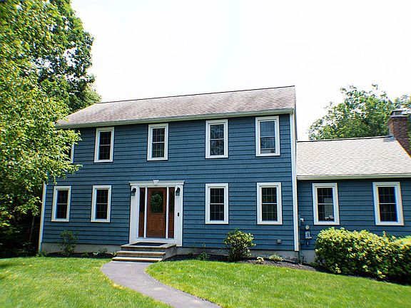 2nd image of 13 Pumpkin Brook Rd
