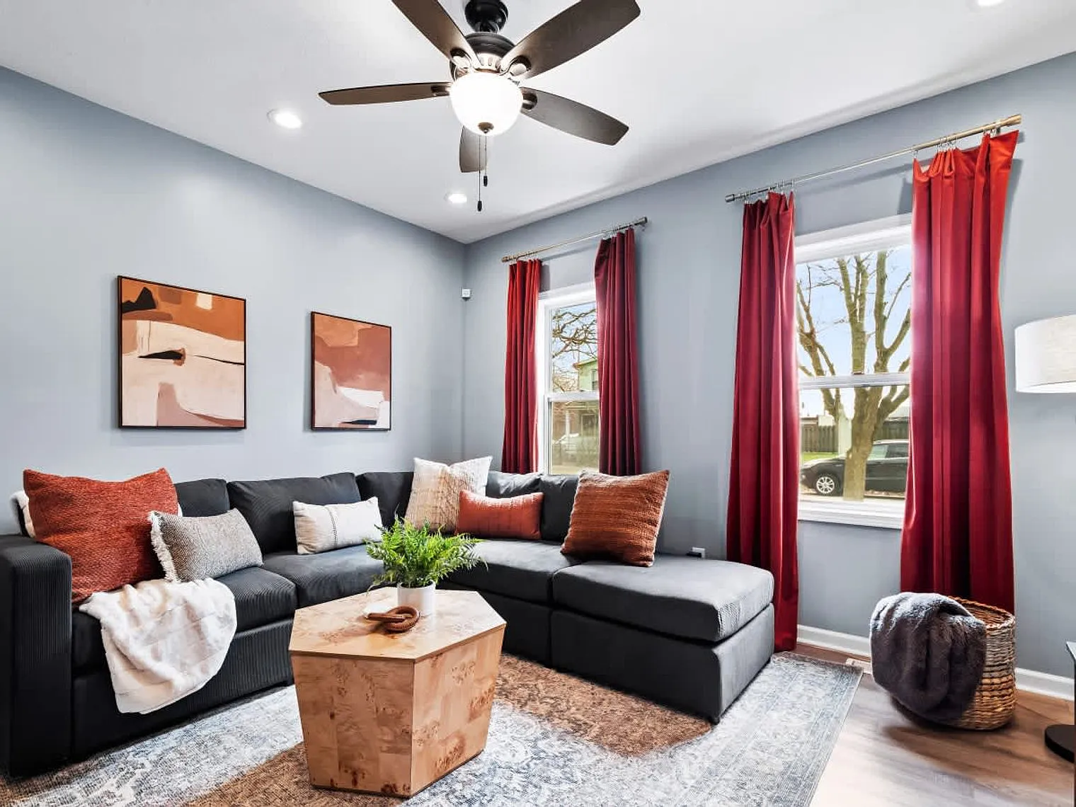 4 bed, 3.0 bath, 1840 sqft, $3,681 — Photo 2
