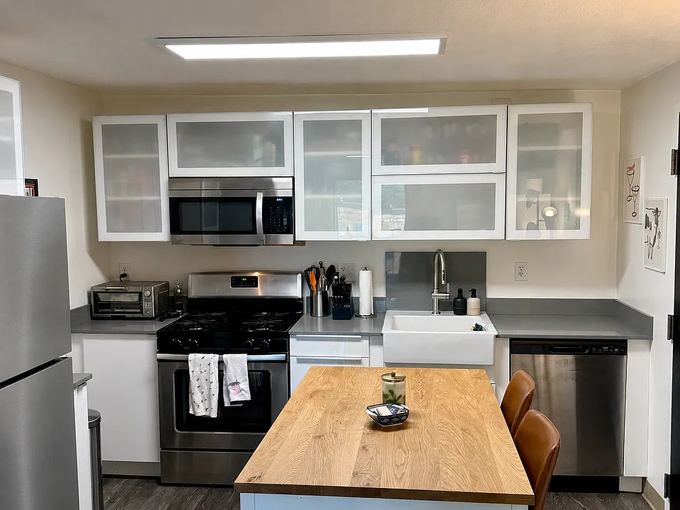 13 Darling St #10B