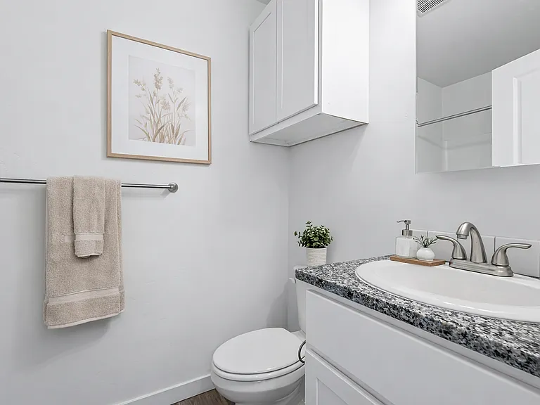 Midway Townhomes — Photo 18