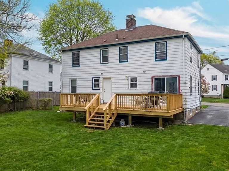 150 Yorktown Rd — Photo 2
