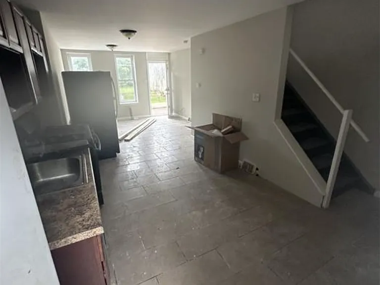 3917 Wyalusing Ave — Photo 1