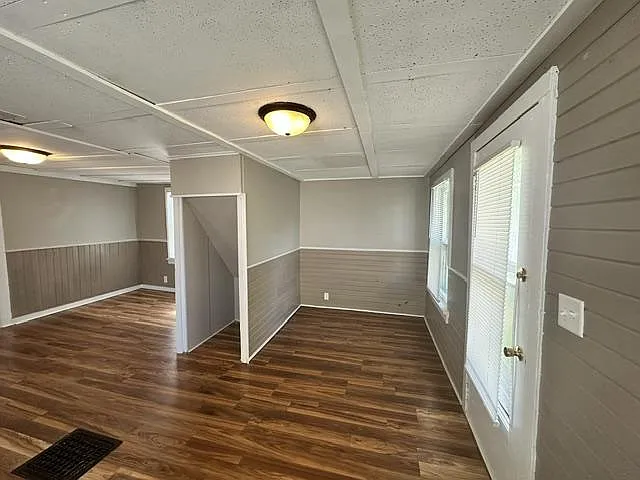 419 W Washington St — Photo 13