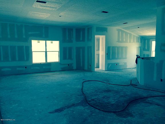 5th image of 2626 Royal Pointe Dr