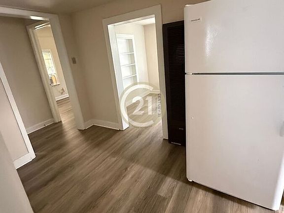 4th image of 8524 Chapin St